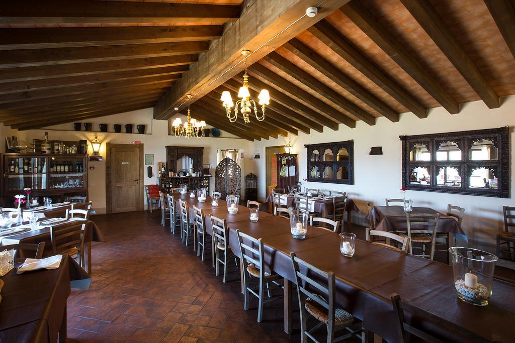 Hotel Podere Conti Filattiera Luaran gambar