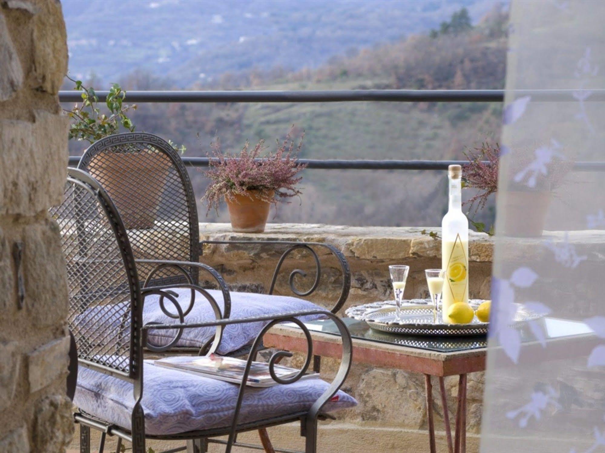 Hotel Podere Conti Filattiera Luaran gambar