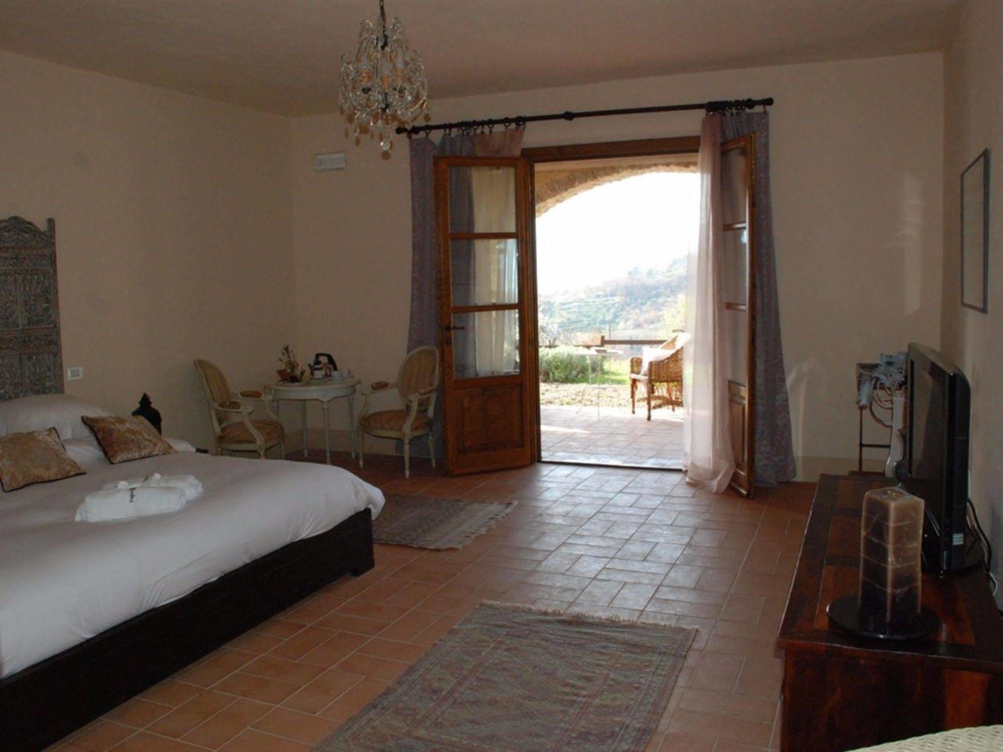 Hotel Podere Conti Filattiera Luaran gambar