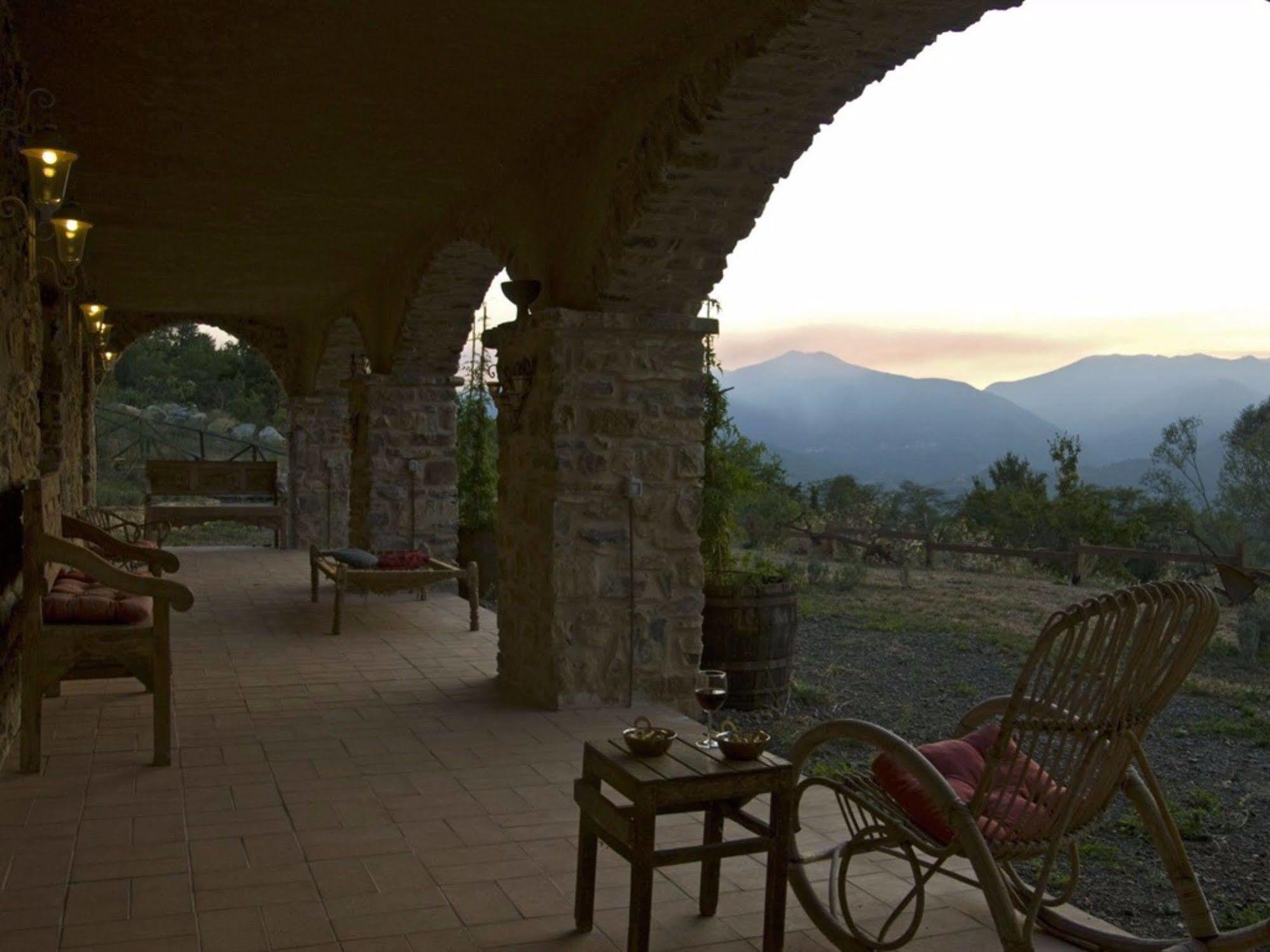 Hotel Podere Conti Filattiera Luaran gambar
