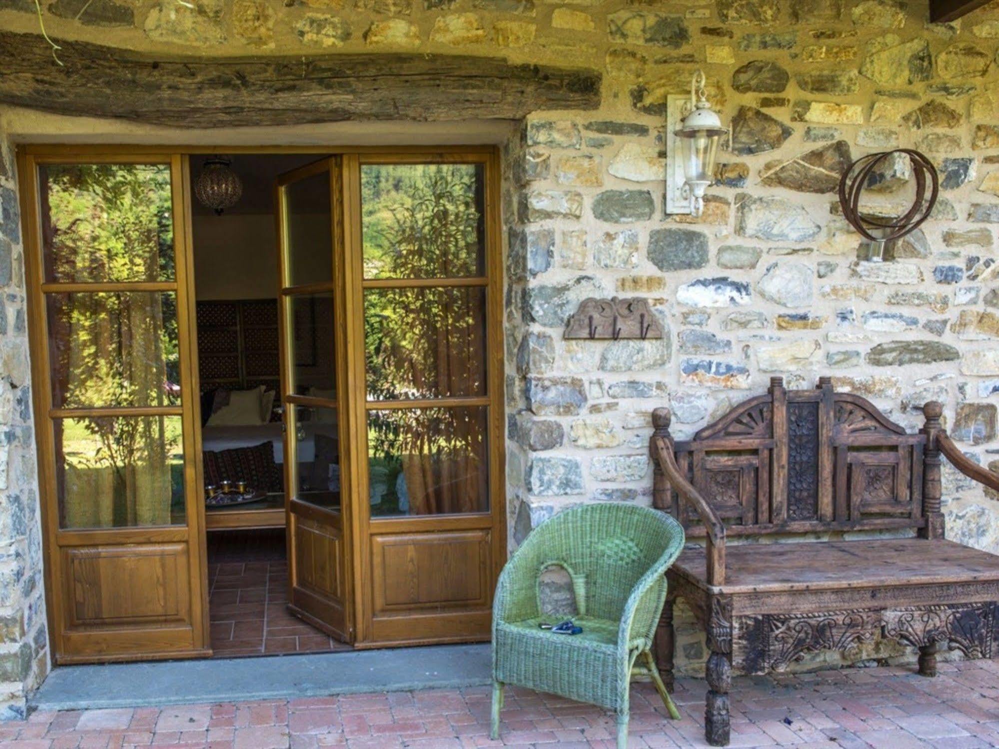 Hotel Podere Conti Filattiera Luaran gambar